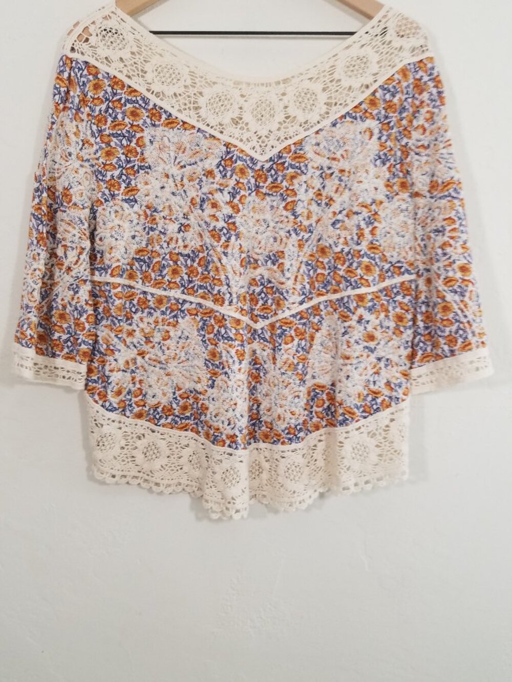 Solitaire Crochet Embroidered Floral Top Blouse Size L
